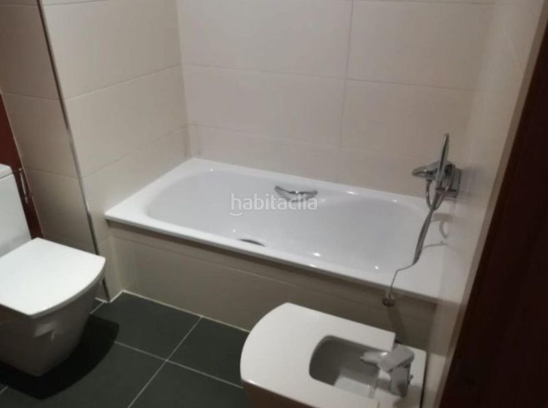 Foto 1d2edb81-bbc7-4a45-92c7-a6f018a610ad. Pis amb calefacció aparcament a Centro Ourense