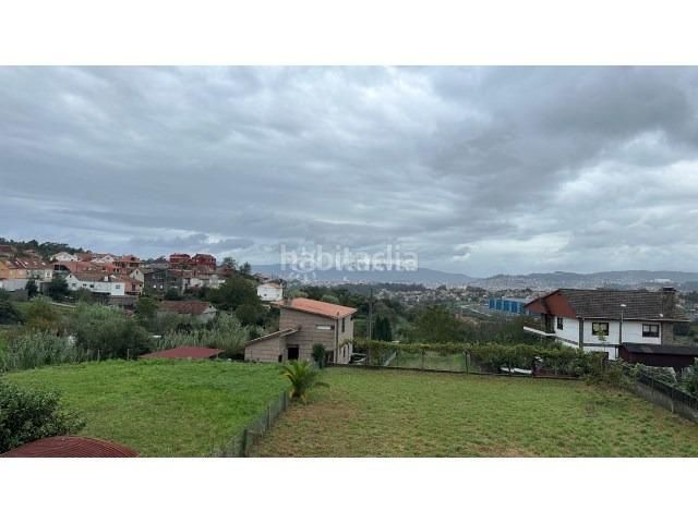 Foto 01c06393-fc7a-4160-8955-d3d3bfc9922c. Casa amb aparcament a Valadares - Beade Vigo