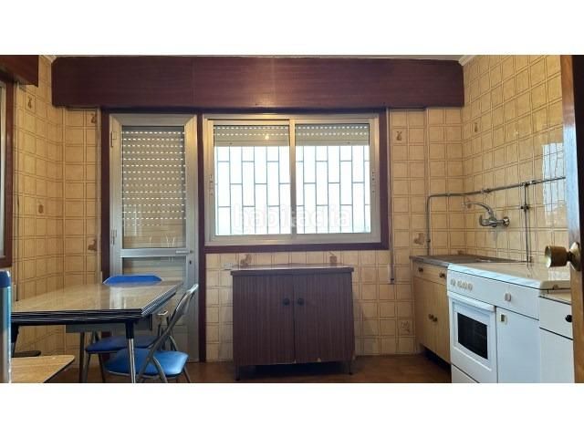 Foto 4106565e-80cb-41f9-8dba-1c7b8bf5d81f. Casa amb aparcament a Valadares - Beade Vigo