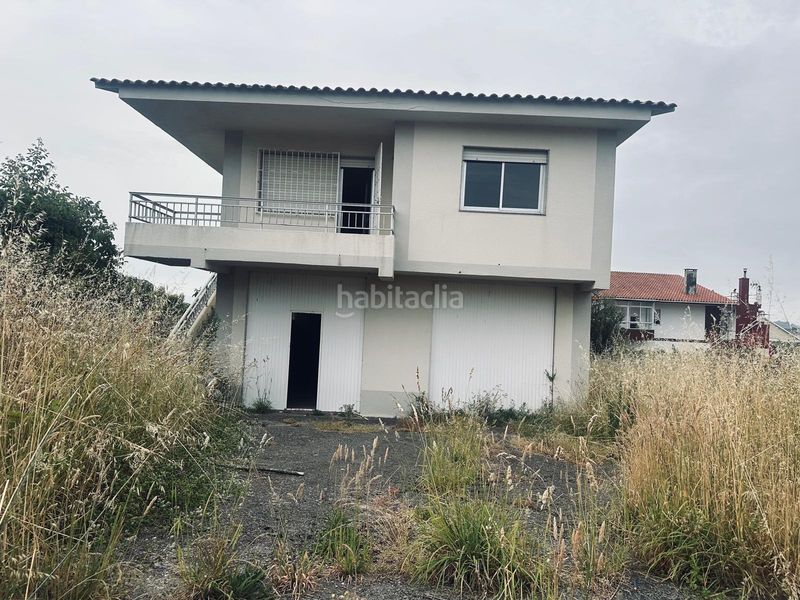 Foto 7241d450-ac96-4528-86f9-5b67f9179df1. Casa amb aparcament a Valadares - Beade Vigo