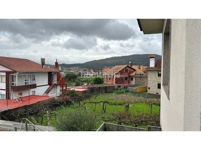 Foto cf3301b1-3dd3-413d-859b-66e29bec3033. Casa amb aparcament a Valadares - Beade Vigo