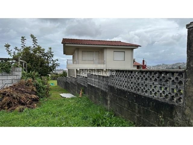 Foto ea3f7fe7-8250-4d8f-af98-2d610ad29e91. Casa amb aparcament a Valadares - Beade Vigo