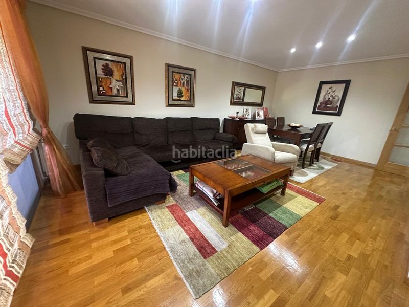 Foto f6fb772c-995f-4092-b0f4-3b0b39f8f1b4. Casa adossada amb calefacció aparcament a Coles