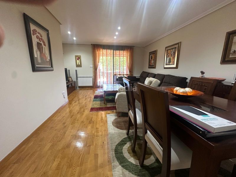 Foto f8e650f9-2724-4015-9c6d-aac340c399a1. Casa adossada amb calefacció aparcament a Coles