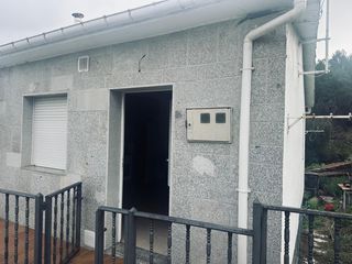 Casa en San Francisco. Pequeña casa en la rabaza de arriba con amplias posibilidades