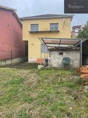 Pis  Temple-cambre. Planta baja con terreno en venta
