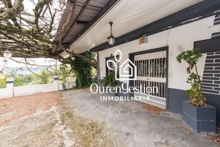 Business premise in As Lagoas. Local en venta en ourense