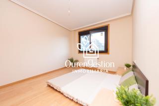 Casa adossada a Barbadás. Chalet obra nueva en a valenza