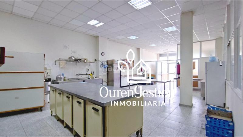 Foto 30d7b9b4-aaa5-4fef-b3a5-af6351646bc3. Local comercial local acondicionado y con salida de humos en Ourense