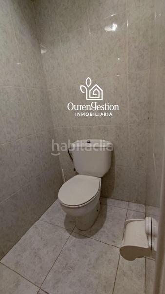 Foto 5750cd5d-d8a0-430f-bfbb-2cd1cde3b24a. Local comercial local acondicionado y con salida de humos en Ourense