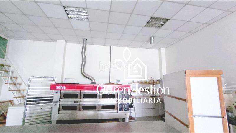 Foto e5487f22-2f0b-4ea1-b8de-25c55fe7de17. Local comercial local acondicionado y con salida de humos en Ourense