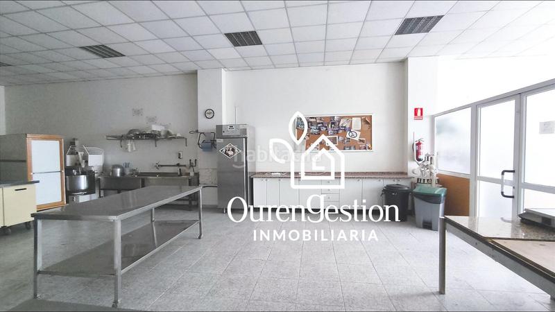 Foto e8b0719c-c472-4c47-8cc3-f6a4046d4037. Local comercial local acondicionado y con salida de humos en Ourense