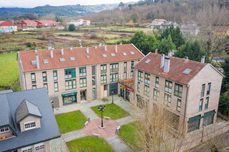 Foto 263e03e0-04e3-4935-adbc-74f5cbae47a2. Dúplex en avenida 32870 65 dúplex fondevila en Lobios