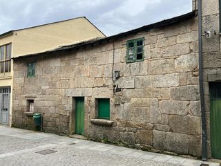 Casa a Maior 13. Casa con terreno de 1200m2 para reformar a 1km de la estación de
