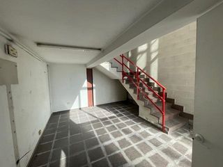 Alquiler Nave industrial en Poligono barreiros 52. En alquiler nave industrial de 950m2