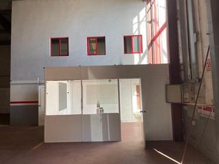 Lloguer Nau industrial a Poligono barreiros 52. En alquiler nave industrial de 950m2