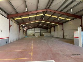 Miete Fabrikhalle in Poligono barreiros 52. En alquiler nave industrial de 950m2