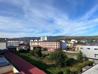 Flat in Calle diputacion 19. En venta apartamento en pleno corazon de verin