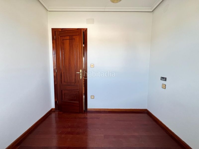 Foto b23b15f7-2e5c-476d-a60d-53e7d01e95d9. Pis a calle diputacion 19 a Verín