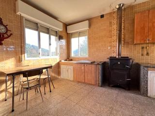 Casa a Laza. Casa en venta en laza