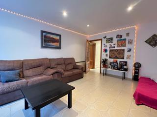 Appartement à Calle h moreno romero 24. Amplio y luminoso piso en el centro de verín