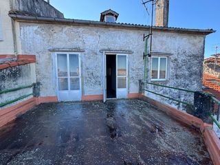 Edificio in Alameda san rosendo 12. Casa unifamiliar ideal para inversores