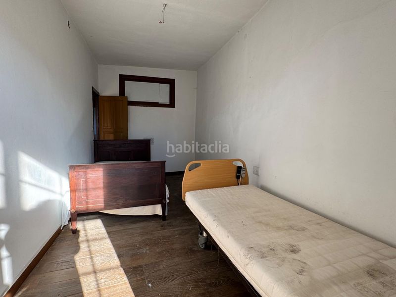 Foto 4a084206-8431-43d7-9815-e2d7db6507a2. Edifici a alameda san rosendo 12 a Xunqueira de Ambía