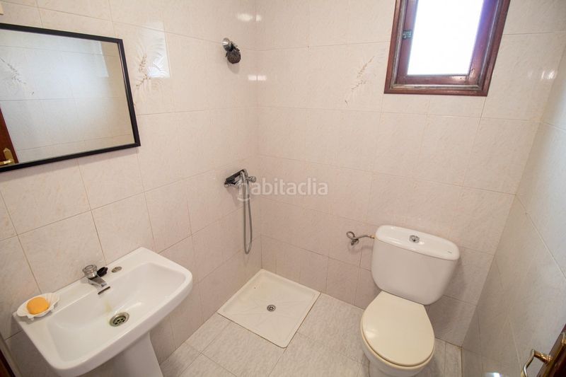 Foto 8e2a3609-d655-40c9-b7f5-8154da80261b. Masia amb aparcament a Vilalba