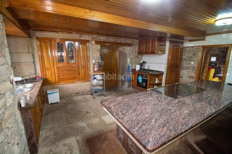 Foto fc3c1706-1f87-4b70-83e7-065a62b63b11. Masia amb aparcament a Vilalba