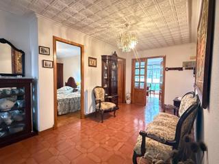 Édifice à Rua muralla 42. Venta de casa unifamiliar en verín