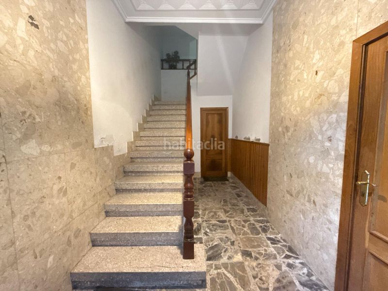 Foto 747a0bbe-7b73-421a-a2df-1dfc52ba1bdb. Edificio en rua muralla 42 venta de edificio con finca en Verín