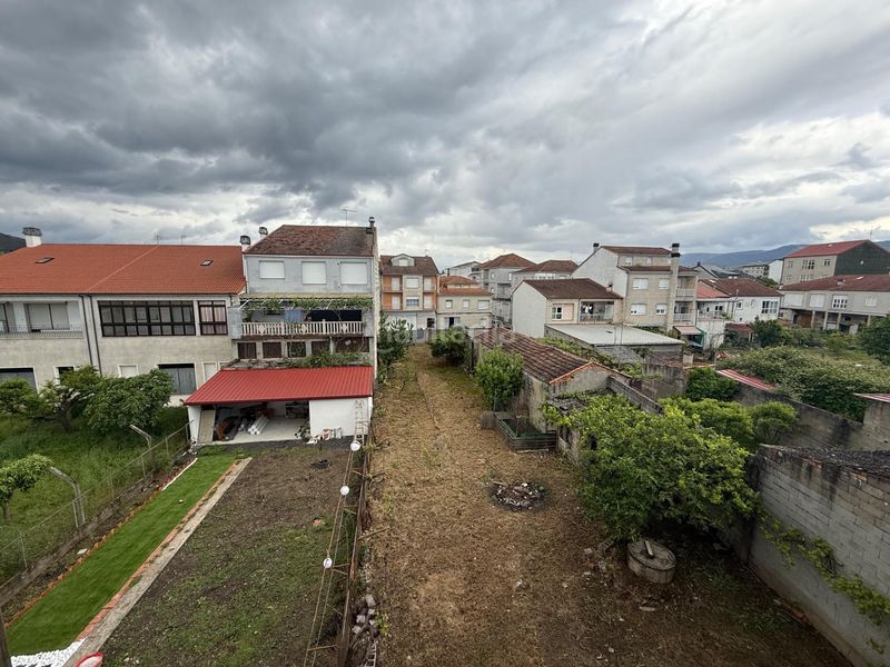 Foto 7e78b783-54ab-44a6-aebd-e97803e69e3c. Edificio en rua muralla 42 venta de edificio con finca en Verín