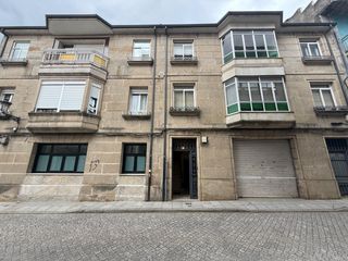 Edificio in Rua muralla 42. Venta de edificio con finca en verín