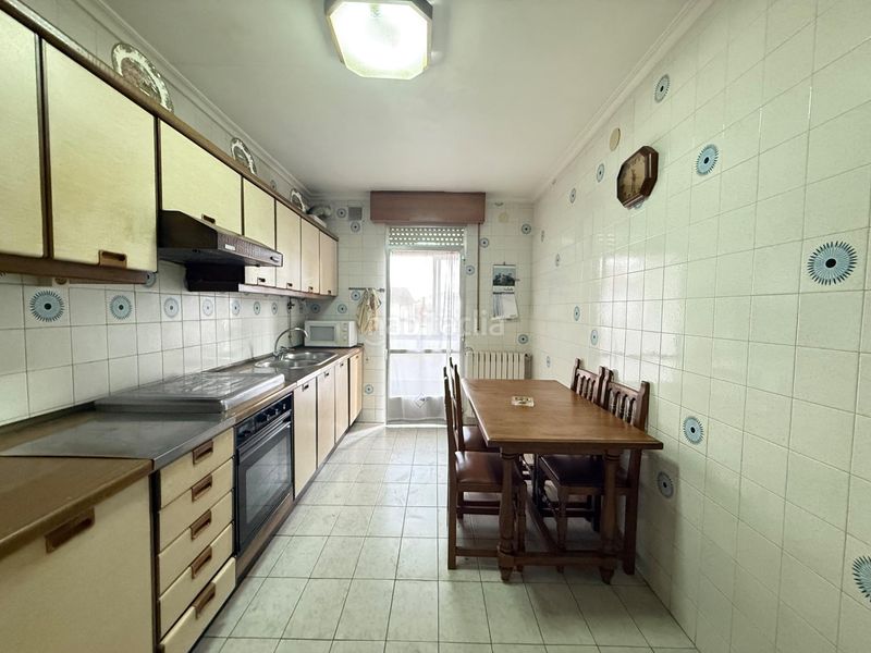 Foto d2d8bbaf-af90-4ee9-8ff4-e2790445d6b1. Edificio en rua muralla 42 venta de edificio con finca en Verín