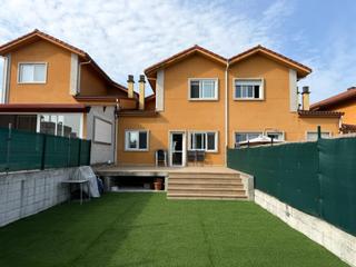 Casa adossada a Sete-urb.monterrei 4. Adosado en monterrey, pereiro de aguiar  ideal para familias