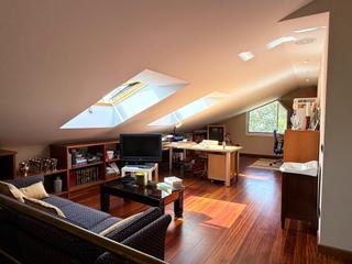 Casa a Venda (a)-san martiño 71. Casa con terreno y piscina en a derrasa