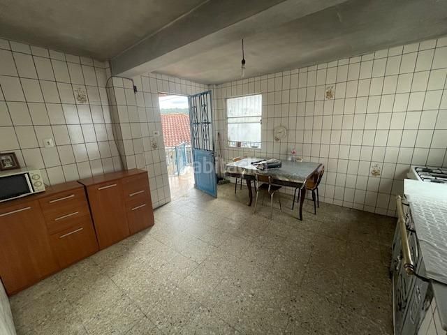 Foto 045e92e2-2644-474f-924a-cafeeb26b21a. Casa adossada amb aparcament a Irixo (O)