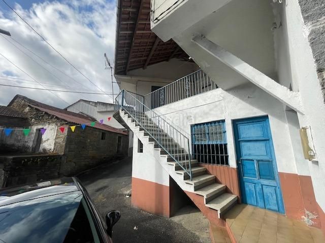 Foto 0accef40-7e1d-4627-9e33-e700b9c8acfe. Casa adossada amb aparcament a Irixo (O)