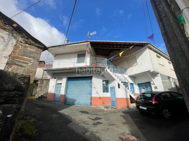 Foto 13a20e1e-0f58-4d59-81fc-19ac90cc94e8. Casa adossada amb aparcament a Irixo (O)