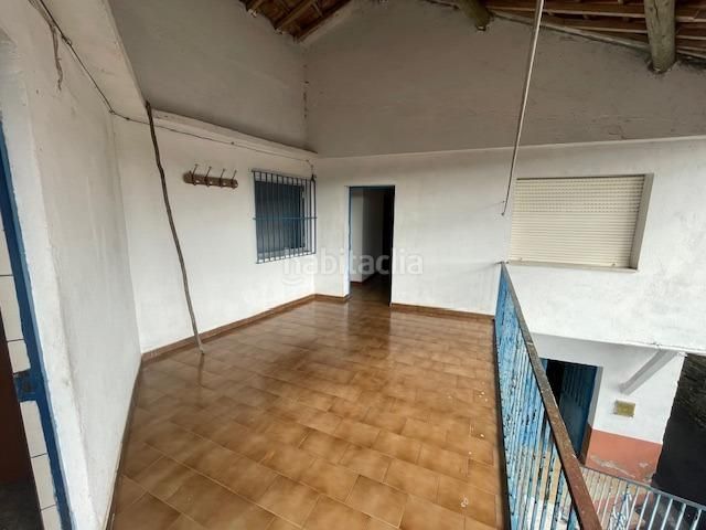 Foto cc8a3bef-a2a7-479a-a094-636a6abdf698. Casa adossada amb aparcament a Irixo (O)