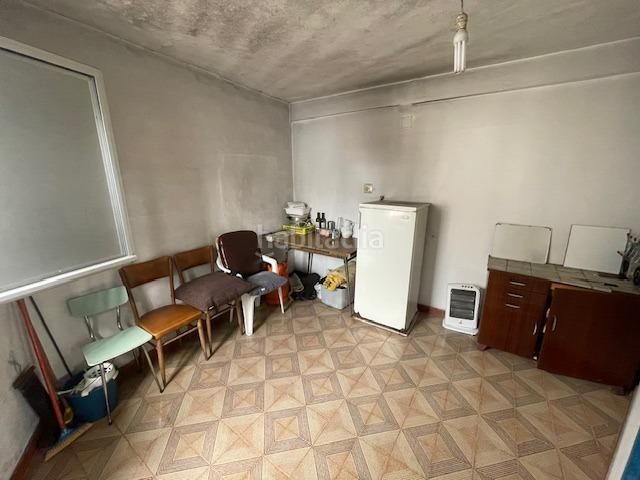 Foto d27f0341-1a15-4bd9-80cb-84b3595f62e9. Casa adossada amb aparcament a Irixo (O)