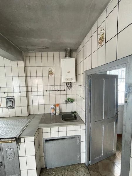 Foto db4cc77a-af7a-4ce1-b7c5-138e5992af69. Casa adossada amb aparcament a Irixo (O)