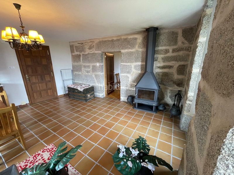 Foto b8dec8eb-ca61-40f0-b7ee-c9505978d926. Casa amb aparcament a Cortegada