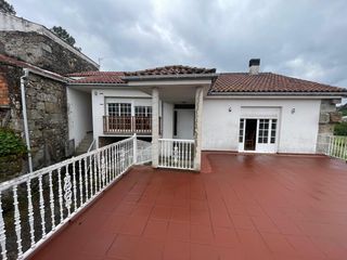 Haus in Cortegada. Se vende casa en ribadavia ourense