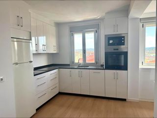 Miete Etagenwohnung in Barrocanes. Piso en alquiler en calle berrocas 2, ourense