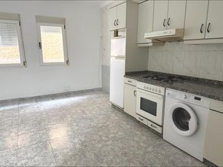 Rent House in San Francisco. Se alquila chalet adosado con amplio trastero en barrocanes, our