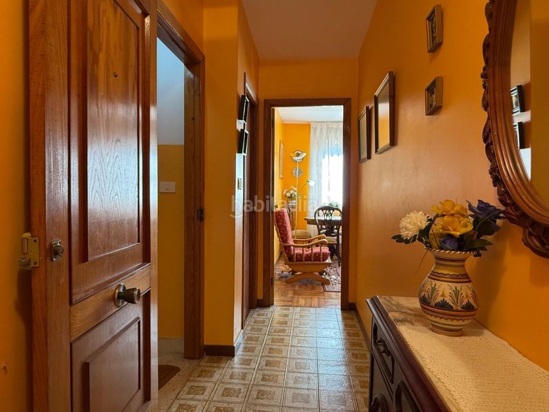 Foto 04c5b975-c36c-4f42-8114-8899db14ffff. Casa amb aparcament a Teis Vigo