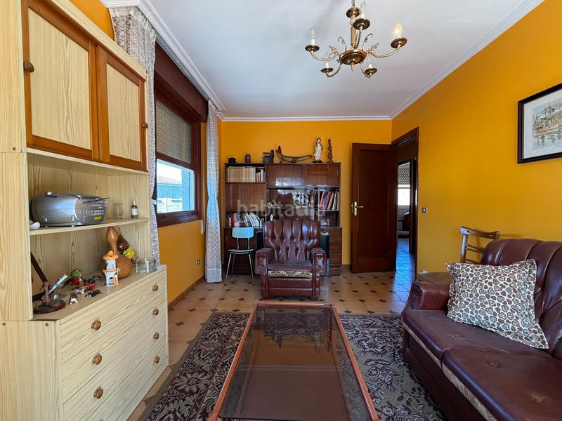 Foto 0b27d390-6d23-47ec-95ac-81f7c9e07204. Casa amb aparcament a Teis Vigo