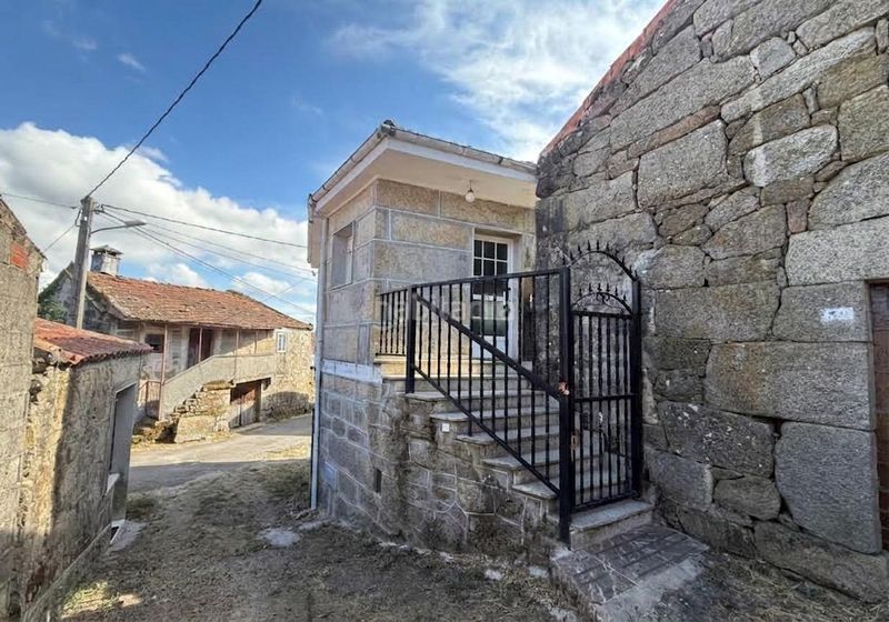 Foto 5ba9fe88-7824-459e-aa1d-5c0804e0d74c. Casa a Calvos de Randín
