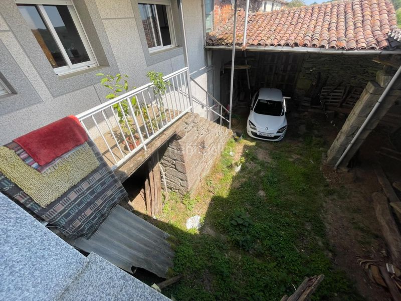 Foto 4a0b3509-1347-4acd-81f7-cd1cd70bd9d1. Casa amb aparcament a Pantón